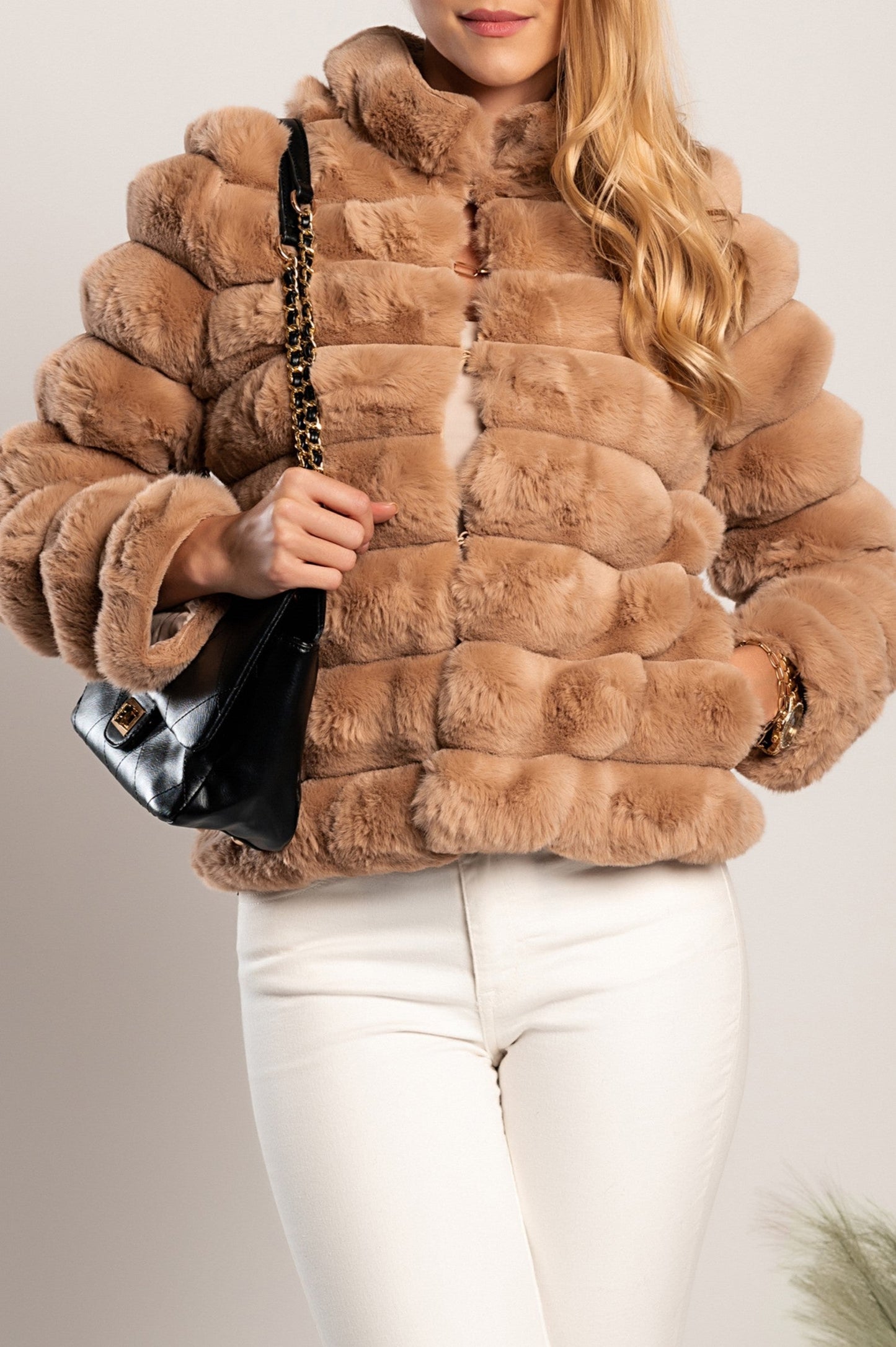 Elegant short faux fur coat Centenia, camel color