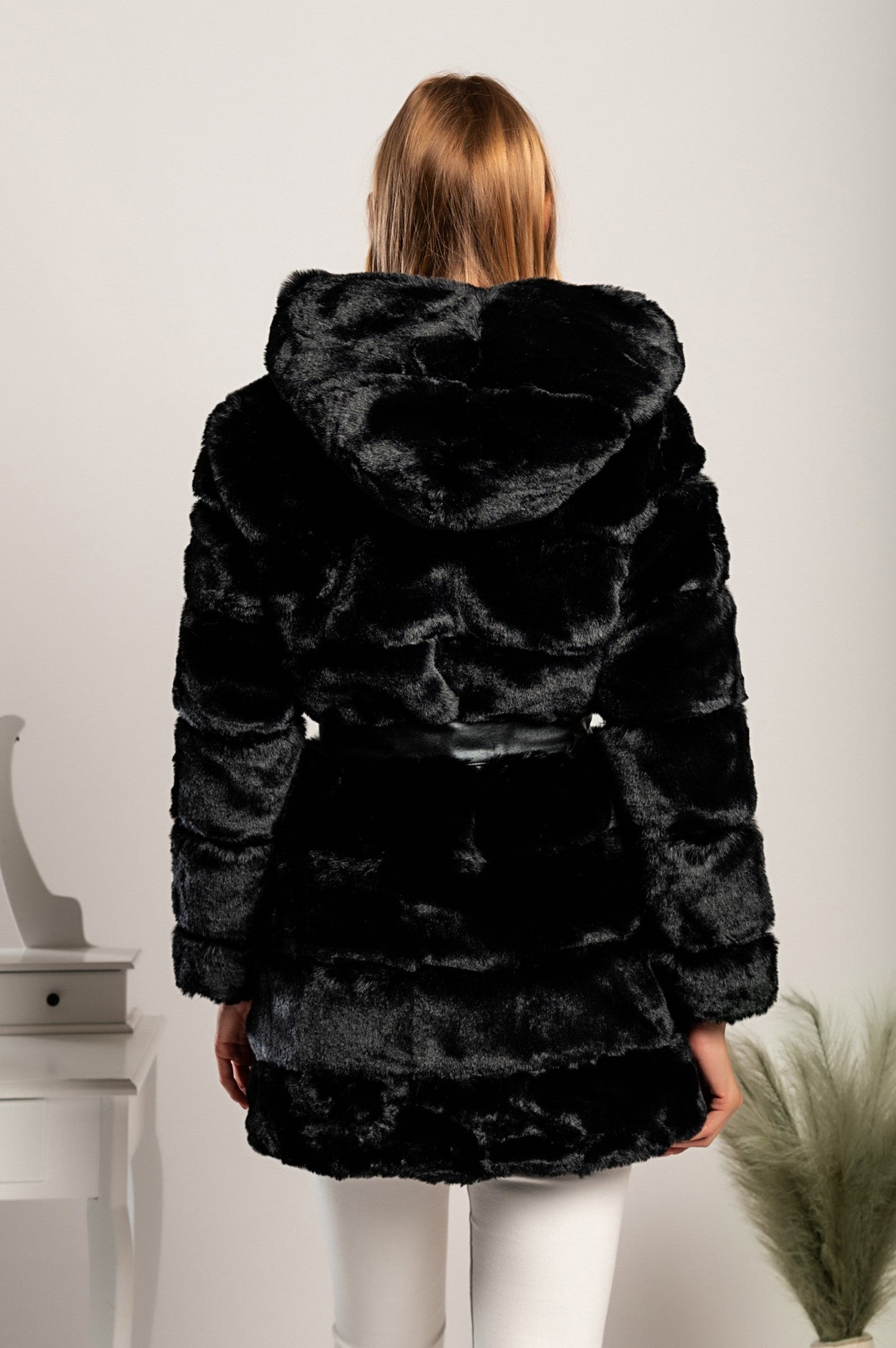 Stylish faux fur coat Millene, black